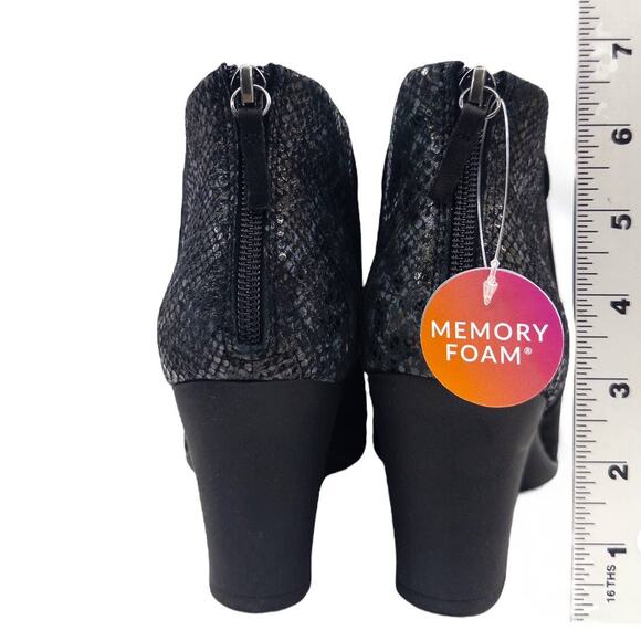 Comfortiva Norby True Black Snake Heeled Ankle Boots Booties 9 Women's - Picture 4 of 9